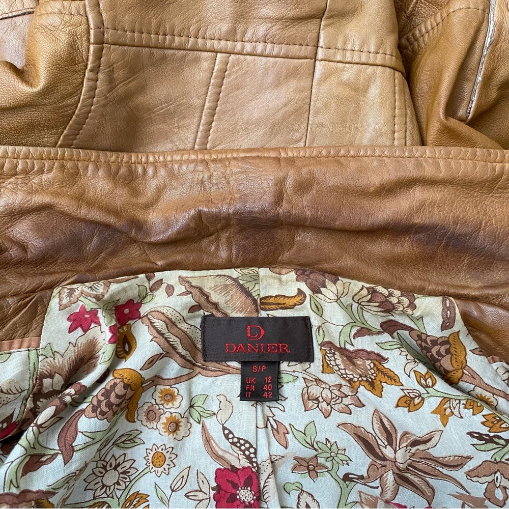 DANIER | Floral Tan Jacket - Picture 14 of 16